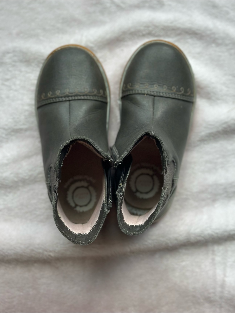 Livie & Luca Girls Gray Leather Zip Ankle Boots